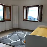 Casa Indipendente Su Due Livelli In Liguria-vista Mare 6-7 Posti