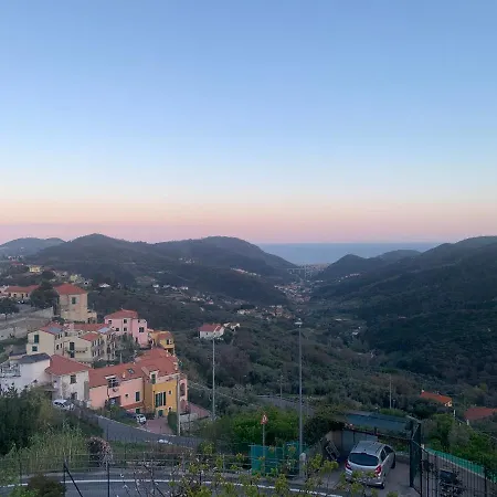 Casa Indipendente Su Due Livelli In Liguria-vista Mare 6-7 Posti *