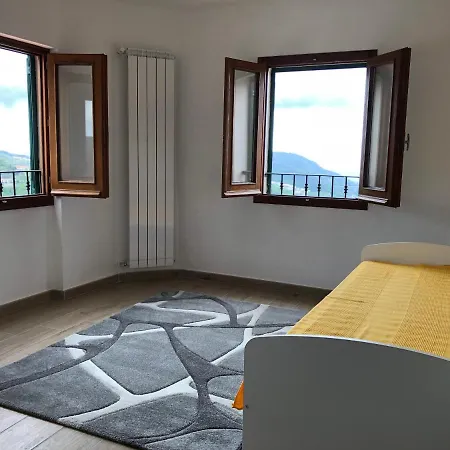Casa Indipendente Su Due Livelli In Liguria-vista Mare 6-7 Posti
