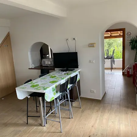 Casa Indipendente Su Due Livelli In Liguria-vista Mare 6-7 Posti