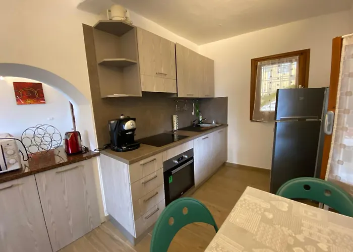 Casa Indipendente Su Due Livelli In Liguria-vista Mare 6-7 Posti * Magliolo