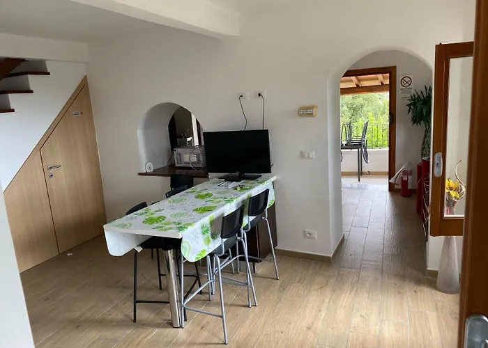 Casa Indipendente Su Due Livelli In Liguria-vista Mare 6-7 Posti