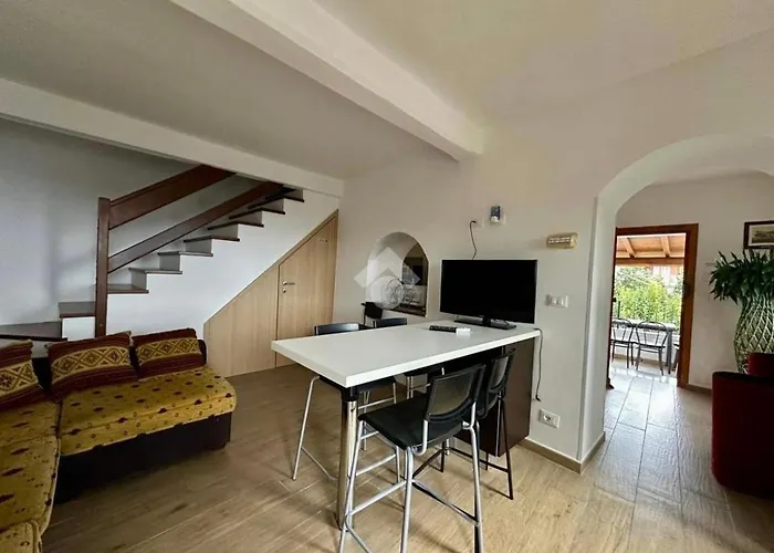 Casa Indipendente Su Due Livelli In Liguria-vista Mare 6-7 Posti Appartamento